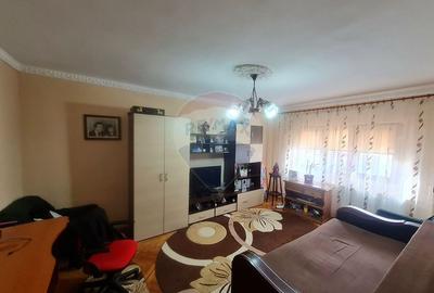 Apartament cu 2 camere de vânzare în zona Est - 1