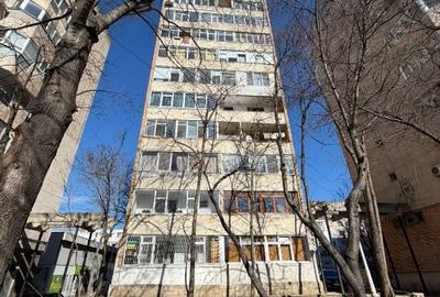Apartament cu 2 camere semidecomandat în Tomis II