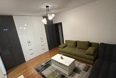 Apartament cu 3 camere semidecomandat în Gării