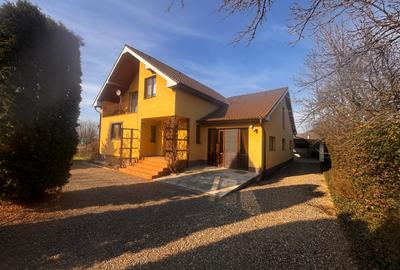 Casă spațioasă cu 3 dormitoare, două terase și două fronturi–15 km de Bistrita - 1