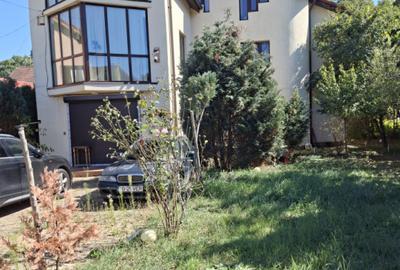 Vilă spațioasă de  7 cam, 250 mp, curte 400 mp, Pitești, Gavana Padure 3000 Euro - 2