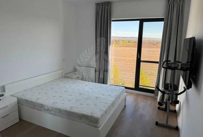 //2 CAMERE// MRS VILLAGE//LOC DE PARCARE// - 4