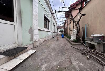Casă individuală cu 3 camere în Central