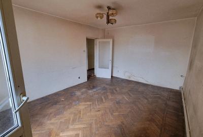 Apartament ultracentral (strada Horia) 3 camere, balcon, lift, 70mp - 2