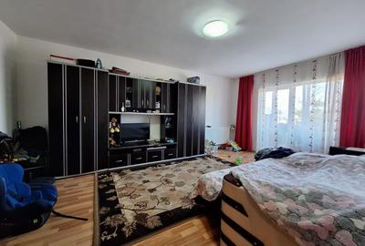 Apartament cu 2 camere decomandat, mobilat în Florești
