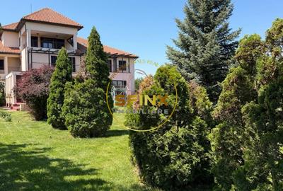 Domeniu privat la lac | 7.500 mp, piscină interioară, tenis și ponton - 1