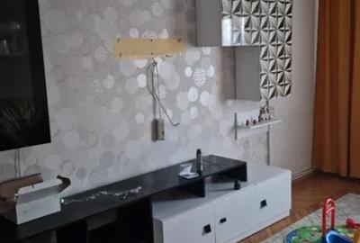Vand in Sang.de Mures,apt. 4 camere, et.4 din 4, - 4