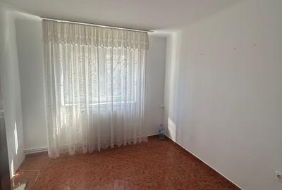 Apartament 3 camere- Zona Sud - etaj 3/4 - 48 mp - 48500 euro negociabil - 6