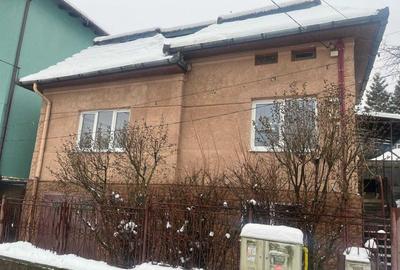 De inchiriat casa de locuit/sediu firma -4 Camere +Garaj cart A, Muresanu - 1