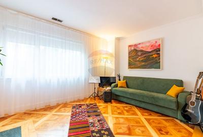 Casă / Vilă cu 6 camere de vânzare INTRAREA SECAREI/MARTISOR sector 4 - 25