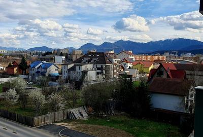 Apartament cu 2 camere decomandat, mobilat în Tractorul