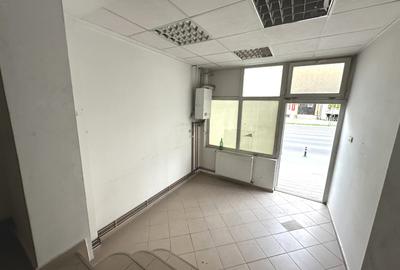 OKAZIE ! Spatiu Comercial 68 mp. Bulevard cu Vad Comercial Vanzare CETATE Piata - 2