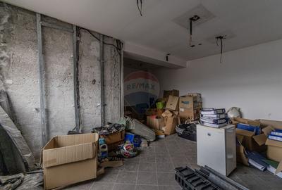 Cladire de 902 mp utili de vânzare, zona Grivitei - DN 13, COMISION 0 - 37