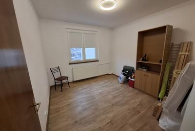 Birou 4 camere Piata Sudului ,2 bai ,10 min metrou , AC , lumini LED - 2