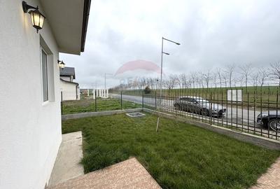 Casă cu 3 camere  toate utilitățile - 105.000E cu teren in  concesiune - 10