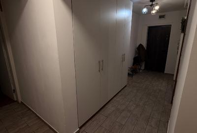 Apartament 3 camere - in bloc de 4 etaje, loc parcare inclus - 15