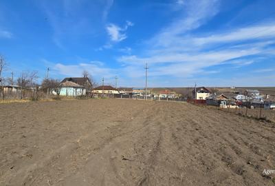 Teren Construcții intravilan de 1423 mp, în Central