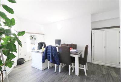 Apartament cu 6 camere decomandat, mobilat în Nicolina