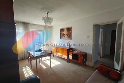 Apartament cu 3 camere decomandat, mobilat în Zorilor