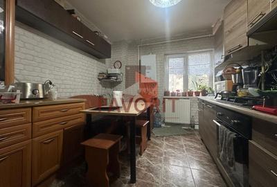 4 camere | COMISION 0 | centrala proprie | etaj 1 | decomandat | - 3