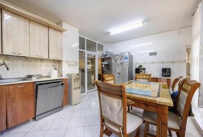 Casă individuală / Spațiu comercial / Clinică | 450 mp, curte proprie | Baicului - 11