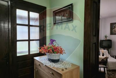 Casă / Vilă cu 7 camere de vânzare - 2