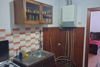 Apartament cu 2 camere nedecomandat, mobilat în Sinaia