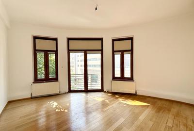 Apartament cu 6 camere semidecomandat în Calea Victoriei