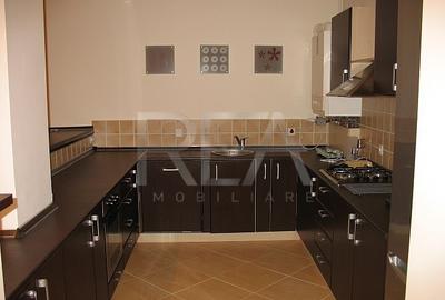 2 camere Polonă decomandat, centrală, et. 2, an 2007, metrou, 81 mp - 3