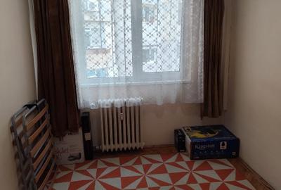Vand apartament 3 Camere, Decomandate, Baie cu geam, 64m2 , Mazepa - 14