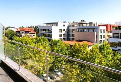 Apartament cu 4 camere decomandat în Primăverii