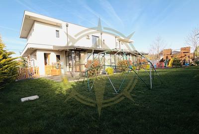 Casă cu 5 camere în Corbeanca