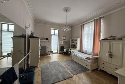 Vila istorica de vanzare in zona *Unirii* | 21 camere | curte, garaj - 28