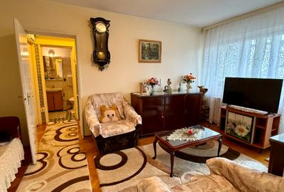 Apartament cu 2 camere semidecomandat, mobilat în Pajura