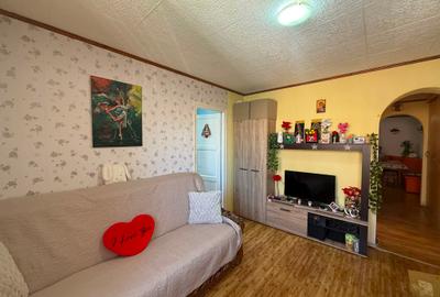 Apartament 3 camere-decomandat-bloc de caramida-zona Sc. Gen. Andrei Saguna - 9