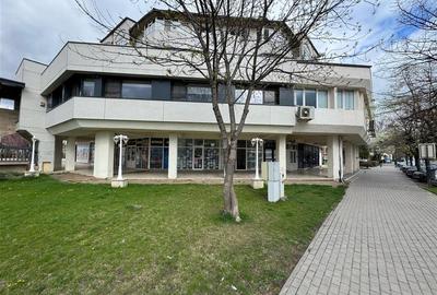 Sp comercial Teatru intersectie, zona 0, vitrina, 22 mp, pe colt - 1