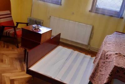 Apartament cu 2 camere semidecomandat în Griviței