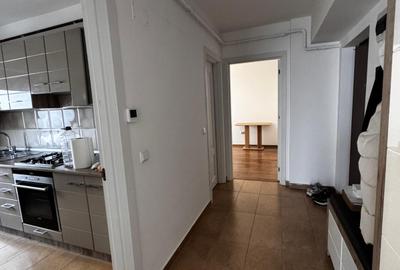 Ap. 2 cam decomandat CUG, etaj 3, mobilat și utilat, AC - 8
