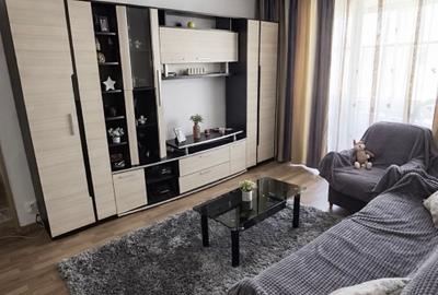 Apartament cu 3 camere semidecomandat, mobilat în Crihala
