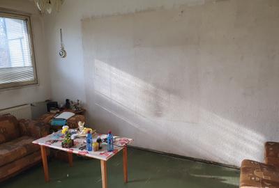 Vanzare-2 camere-1/4-decomandat-Dr Taberei 34-liber-de renovat-95000E - 1