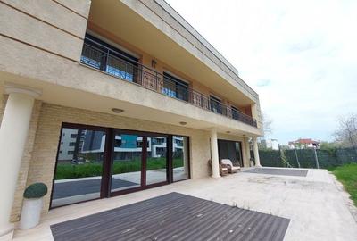 Vila de închiriat Mamaia Nord | Kazeboo Beach | Curte 250 mp - 1