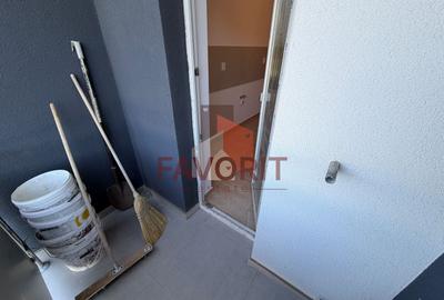 Disponibil imediat. Decomandat. Spatios - 12