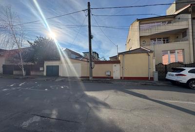 Casa de vanzare, Tomis II, str. Maramures, front stradal 13mp - 1