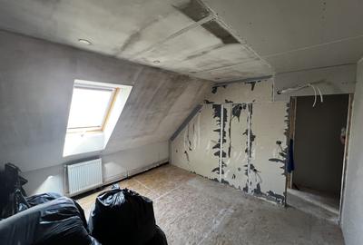 Casă cu 4 camere în Florești