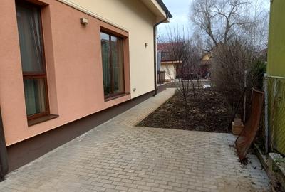 Casă individuală cu 5 camere în Semicentral