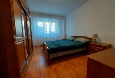 Apartament cu 2 camere decomandat, mobilat în Decebal