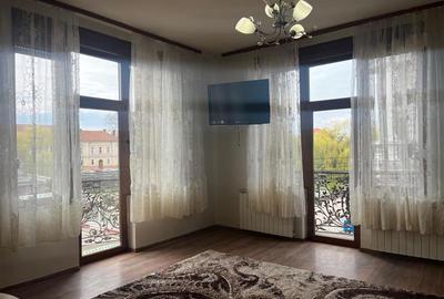 Lugoj,  Apartament, Centrul Orasului, Priveliste Superbă, 2 Cam., Dec, 79 M - 17