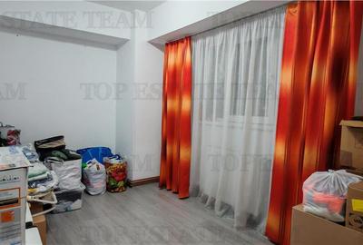 Apartament de 4 camere, cu centrala proprie, foarte spatios, in Militari, la 2 m - 12