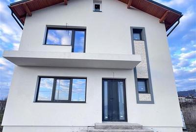 Casa cu 4 camere 5 ari teren - 5