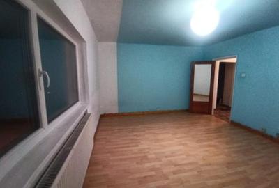 Brancoveanu-strada Pomarla-apartament 3 camere cu centrala - 1